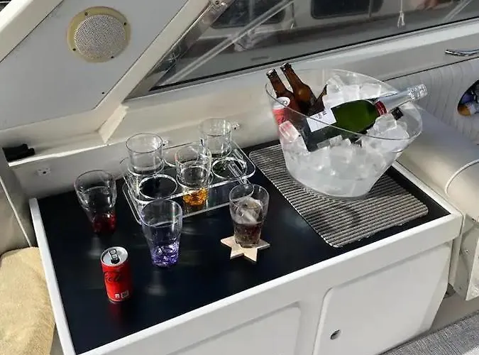 Boat In 船上ホテル