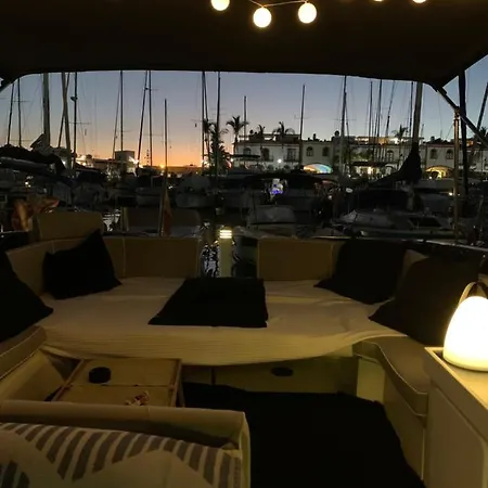 Boat In ספינת מלון פוארטו דה מוגן