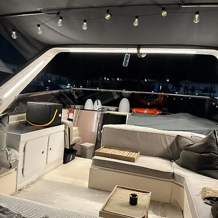 Boat In פוארטו דה מוגן