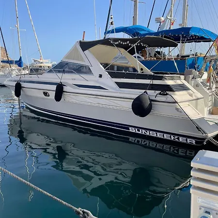 ספינת מלון Boat In פוארטו דה מוגן