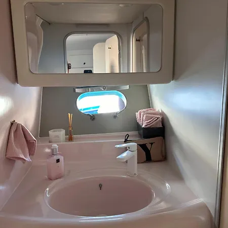 Boat In פוארטו דה מוגן