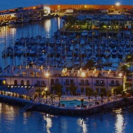 Boat In פוארטו דה מוגן